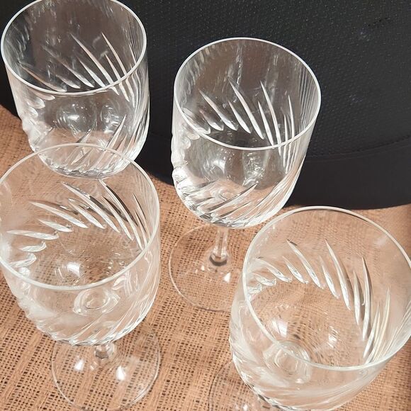 Crystal Clear Large Wine Glass Set of 4 - Picture 3 of 3